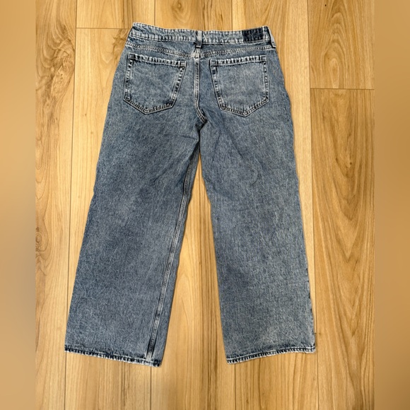 Hollister Light Wash Denim Jeans - Picture 3 of 3